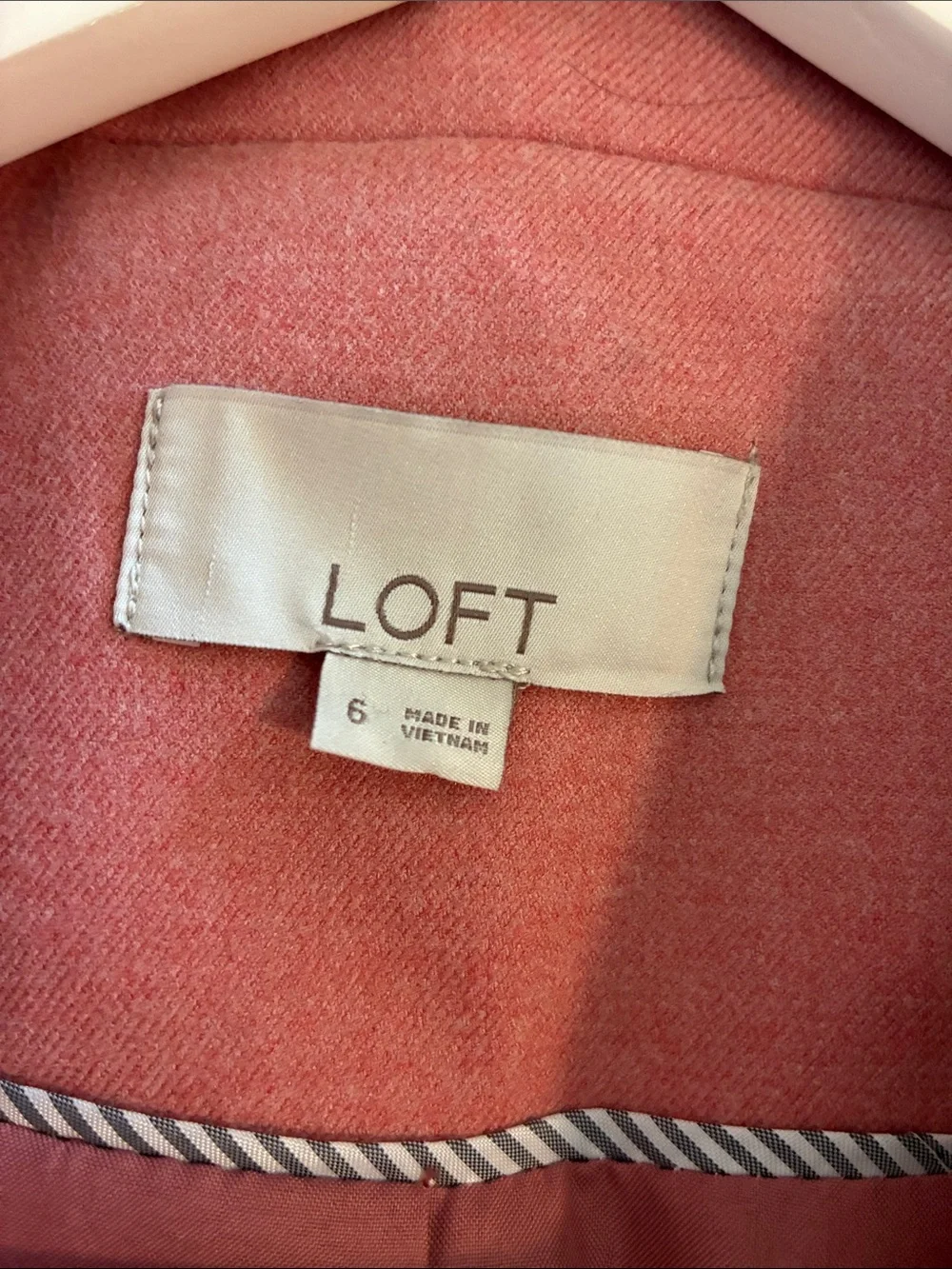 🎉NEW LISTING!🎉LOFT Coral Pink Double-Breasted Long Blazer